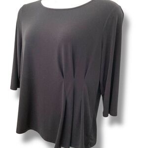 Top with Gathering at the Waist, Scoop Neck and 3/4 Length Sleeves